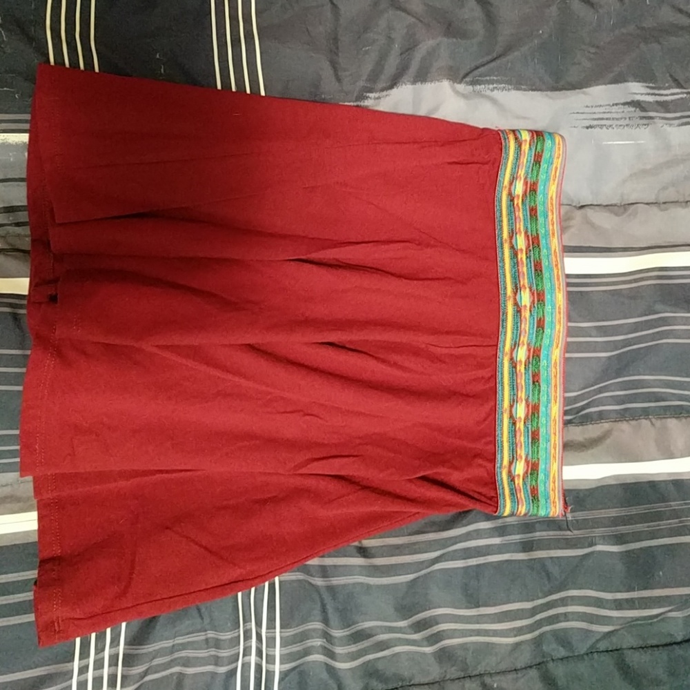 High-wasted pattern trimmed skirt